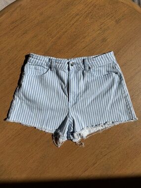 Women’s | H&M Divided Striped Denim Shorts, Blue and White | Size 10
